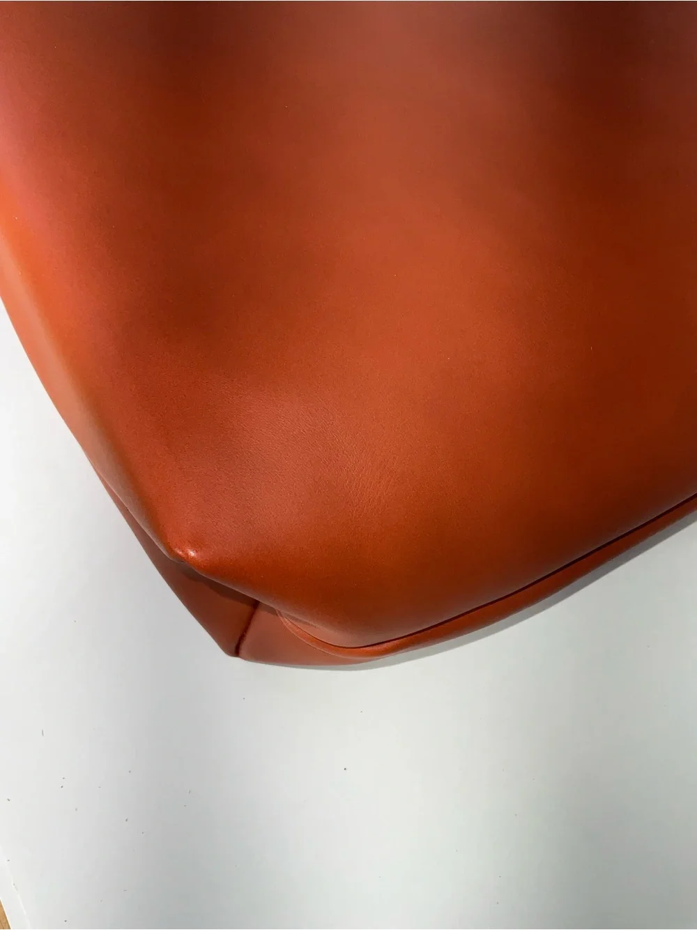 Portland Leather Medium Classic Tote in Clownfish-NEW